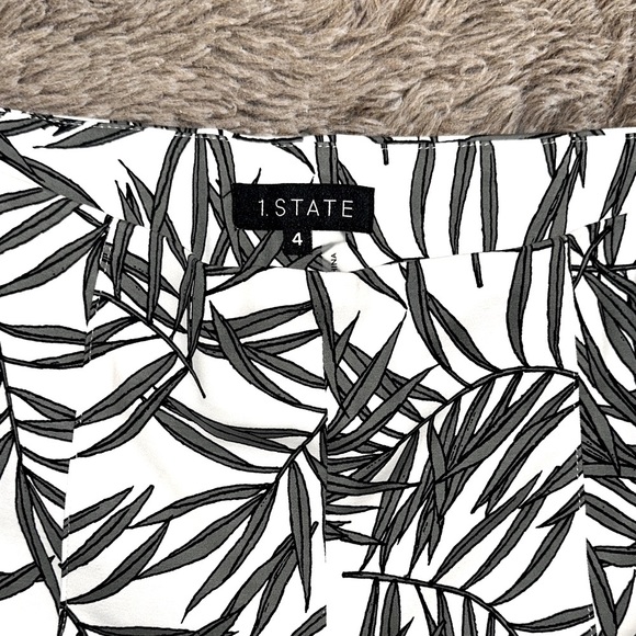 1. State High-Waist Shorts - Picture 3 of 10